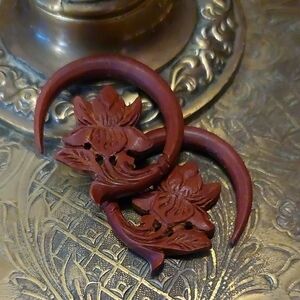 Saba Wood Lotus Spirals